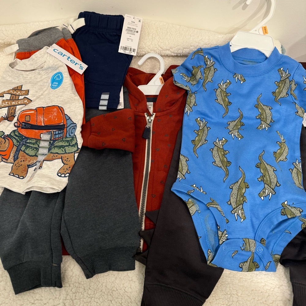Lot of 12 months baby boy clothes. 9 items in total. **